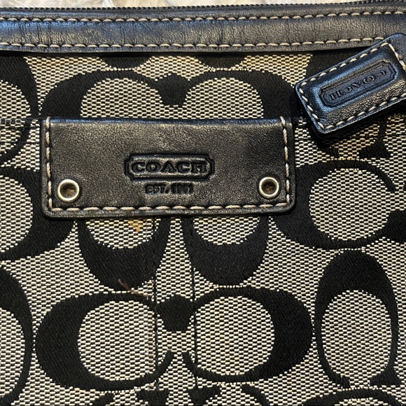 COACH SIGNATURE BLACK AND GRAY CROSSBODY - Picture 3 of 4